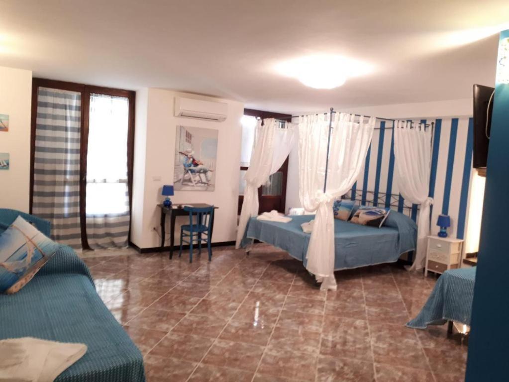 סלרנו Suite Palazzo Luciani מראה חיצוני תמונה