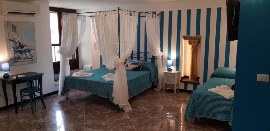 סלרנו Suite Palazzo Luciani מראה חיצוני תמונה