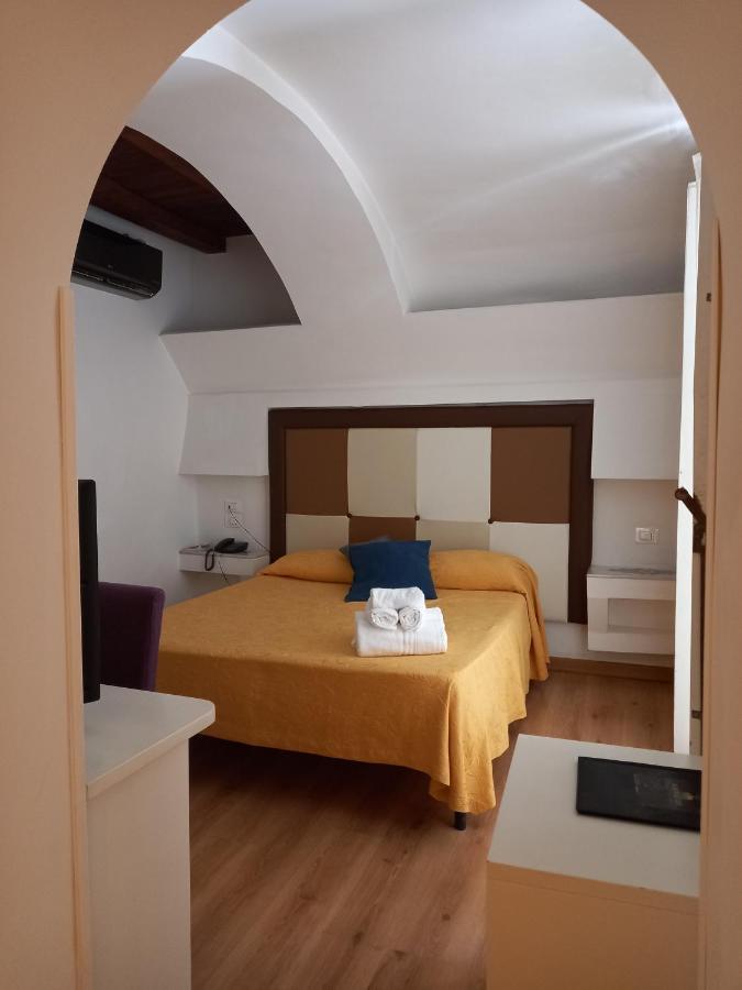 סלרנו Suite Palazzo Luciani מראה חיצוני תמונה